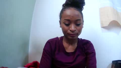 Snapshot of francine925426 chatting on 28, 7, 2026 francine925426 online show from 28, 7, 2026
