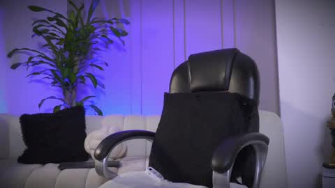 Frank Farrell. Hey remember to give me a thumbs up Ty online show from 20, 4, 2026