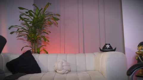 Frank Farrell. Hey remember to give me a thumbs up Ty online show from 26, 4, 2026