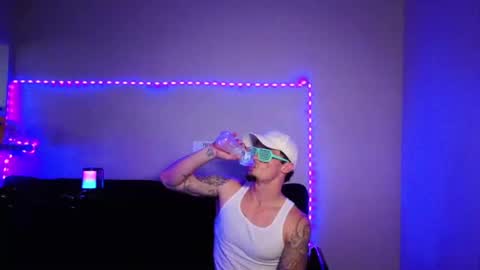 Snapshot of frankoafterdark chatting on 12, 11, 2025 Franco online show from 12, 11, 2025