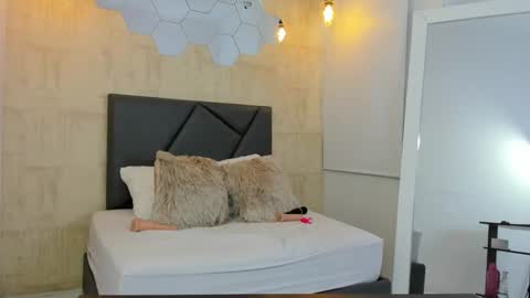 Fransheska online show from 20, 2, 2025