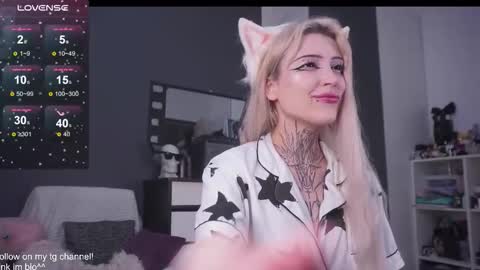 Asya UwU   online show from 24, 9, 2025