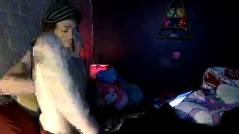 Snapshot of freaktwink420 chatting on 18, 9, 2025 Squirrel twink online show from 18, 9, 2025