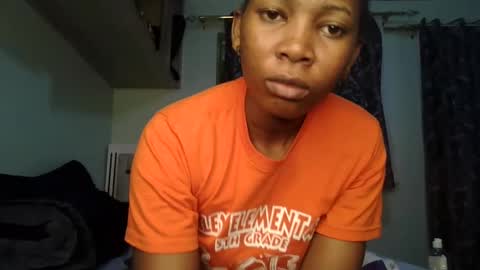 Snapshot of freakypetitebooty chatting on 7, 12, 2024 freaky online show from 7, 12, 2024