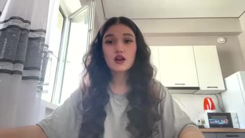 Mia online show from 4, 7, 2026