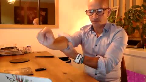 Frenchdaddylove online show from 8, 6, 2026