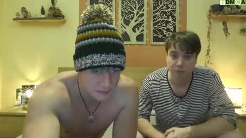 Snapshot of frenchhornybibs chatting on 7, 1, 2026 French Horny Bibs online show from 7, 1, 2026