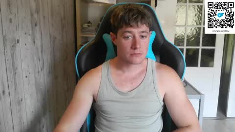Snapshot of frenchhornybibs chatting on 18, 5, 2026 French Horny Bibs online show from 18, 5, 2026