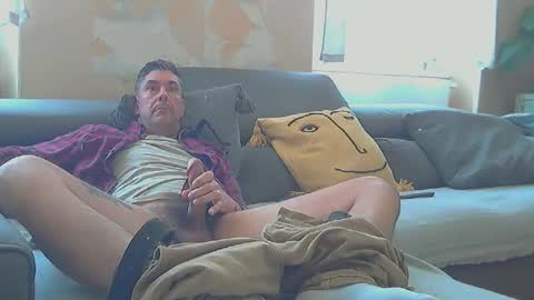 frenchpapalover online show from 21, 2, 2025