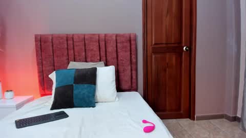 Freya Cameron online show from 27, 4, 2026