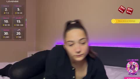 FreyaOliver online show from 14, 10, 2025