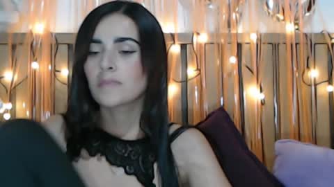 Snapshot of frida__x chatting on 17, 12, 2024 Frida online show from 17, 12, 2024