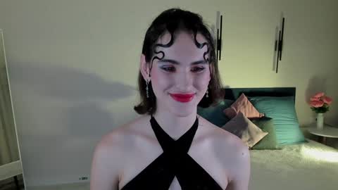 Snapshot of fridacure chatting on 6, 12, 2024 Frida online show from 6, 12, 2024