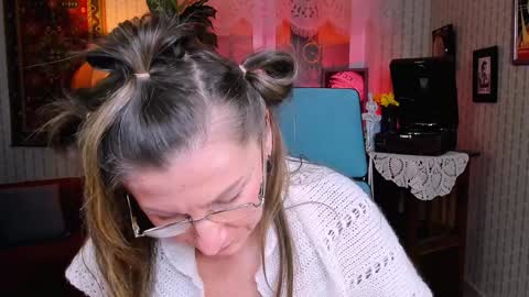 Frida Tander online show from 31, 1, 2025