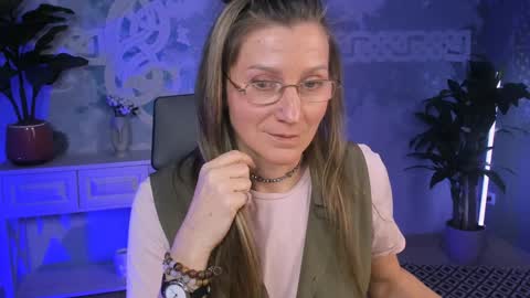 Frida Tander online show from 7, 2, 2025