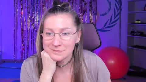 Frida Tander online show from 23, 2, 2025