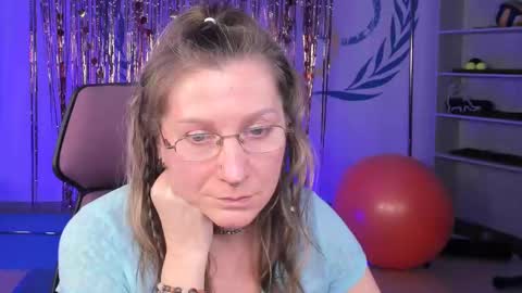 Frida Tander online show from 24, 2, 2025