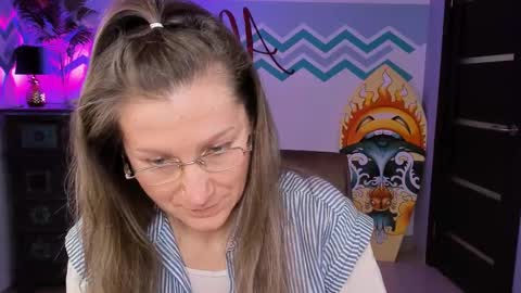 Frida Tander online show from 3, 3, 2025