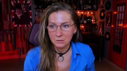 Frida Tander online show from 15, 9, 2025