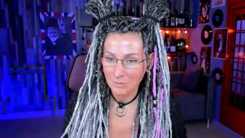 Frida Tander online show from 26, 9, 2025