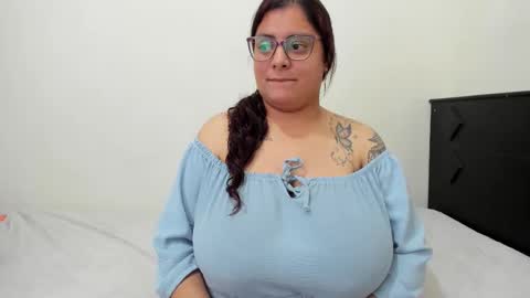 Snapshot of fromheaven_ chatting on 18, 12, 2025 Lucy online show from 18, 12, 2025