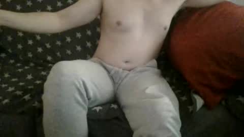 Snapshot of frowx chatting on 1, 1, 2025 Frowxy online show from 1, 1, 2025