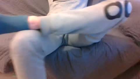 Snapshot of frowx chatting on 5, 1, 2025 Frowxy online show from 5, 1, 2025