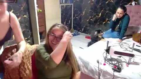 Snapshot of fuck_me_baby17 chatting on 20, 3, 2026 fuck_me_baby17 online show from 20, 3, 2026