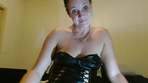 Snapshot of fuckanaries69 chatting on 24, 9, 2025 Aries69 online show from 24, 9, 2025