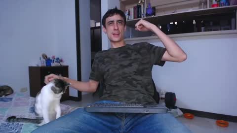 Lauuuu n TheLuckyGuy online show from 4, 3, 2025