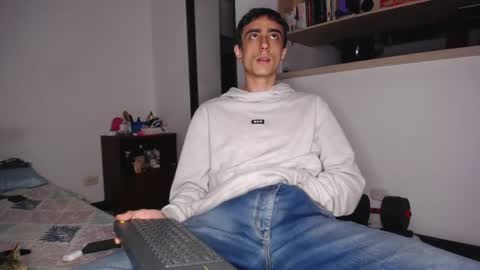 Lauuuu n TheLuckyGuy online show from 8, 3, 2025