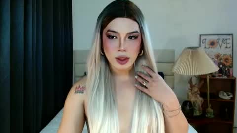 MISS NEILLY online show from 29, 10, 2025