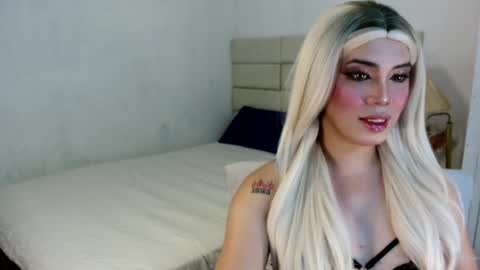 MISS NEILLY online show from 6, 11, 2025