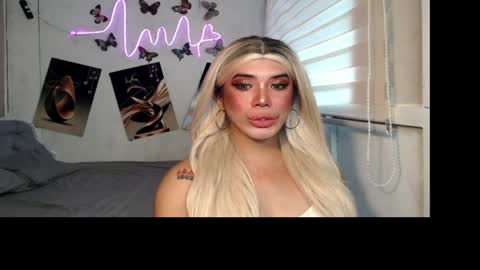 MISS NEILLY online show from 31, 7, 2026