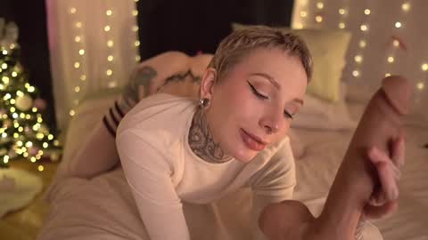 Snapshot of fuckingtoy_ chatting on 5, 12, 2025 Eva all my links online show from 5, 12, 2025