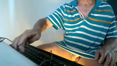 Snapshot of fullballbag chatting on 11, 12, 2024 fullballbag online show from 11, 12, 2024