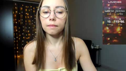 Snapshot of fun__nd__bun chatting on 15, 12, 2025 fun__nd__bun online show from 15, 12, 2025