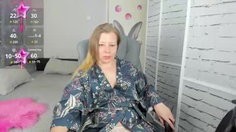 Snapshot of funny_bunny4 chatting on 20, 2, 2025 funny_bunny4 online show from 20, 2, 2025