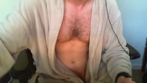 YWhiteNiceMan online show from 28, 4, 2026