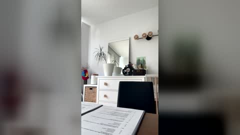 funnyroom23 online show from 21, 4, 2026