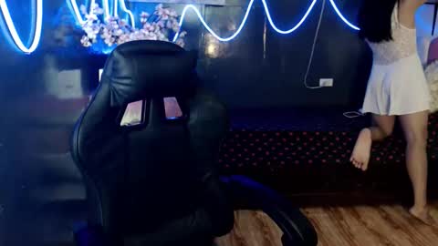 fuschiafucker online show from 15, 12, 2025