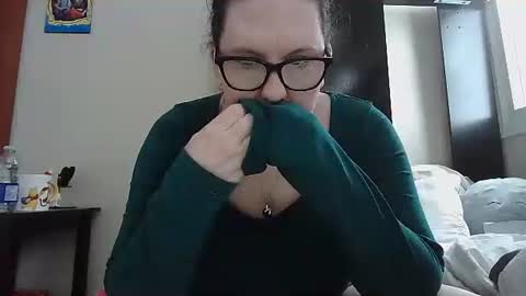 fuzzypeaches87 online show from 18, 1, 2026