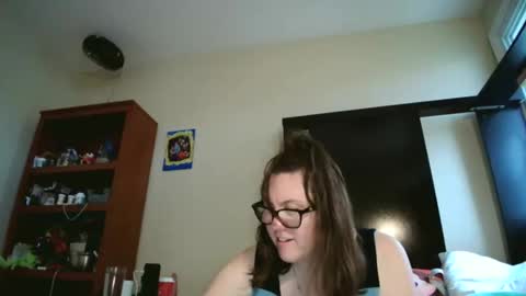 fuzzypeaches87 online show from 18, 4, 2026