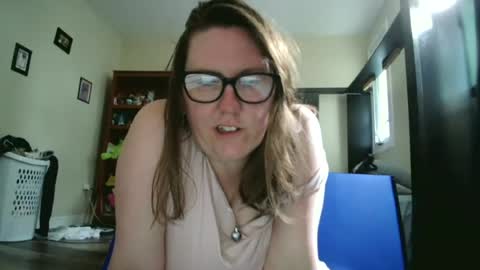 fuzzypeaches87 online show from 11, 6, 2026