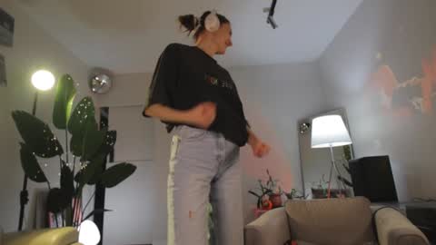 Snapshot of g_ia chatting on 14, 12, 2024 G online show from 14, 12, 2024