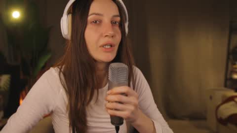 Snapshot of g_ia chatting on 8, 2, 2025 G online show from 8, 2, 2025