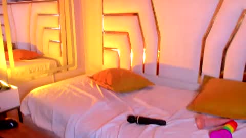 Gaby Santos online show from 28, 7, 2026