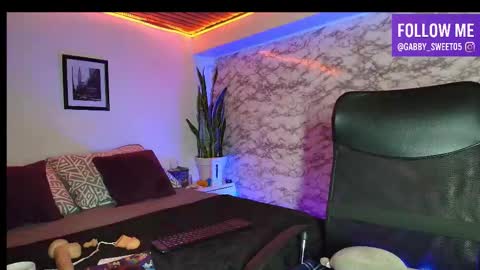 Gabby Sweet online show from 15, 11, 2025