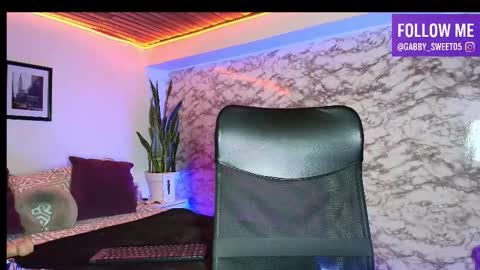 Gabby Sweet online show from 23, 11, 2025