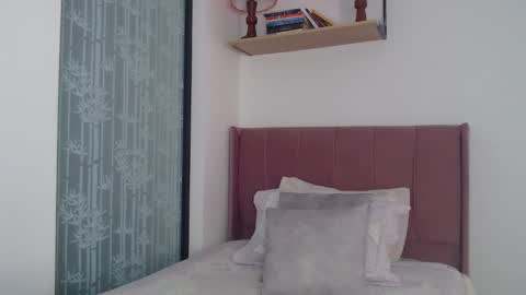 GabrielaRossa online show from 3, 3, 2025